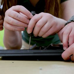 Workshop: Take-apart Day #3 – Exploring the insides of old technology
